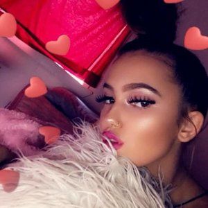 Meet your Posher, Dee